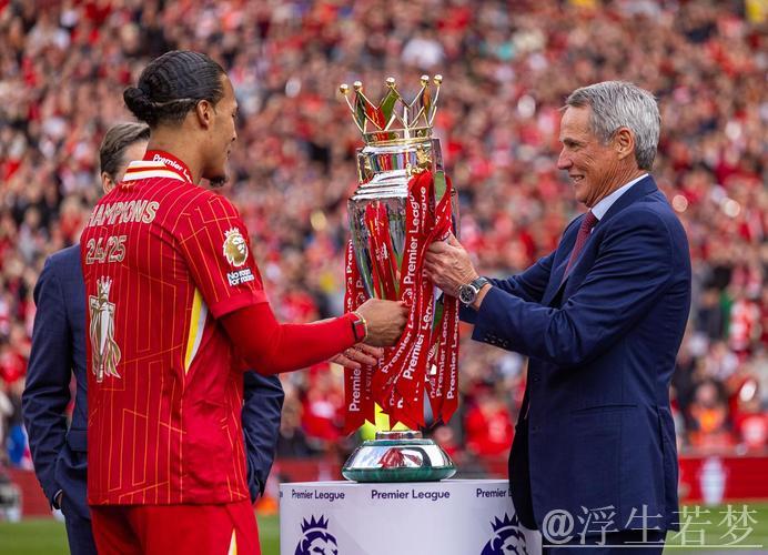 “智慧投资：利物浦花费超1300万请斯洛特，首赛季即夺英超冠军”